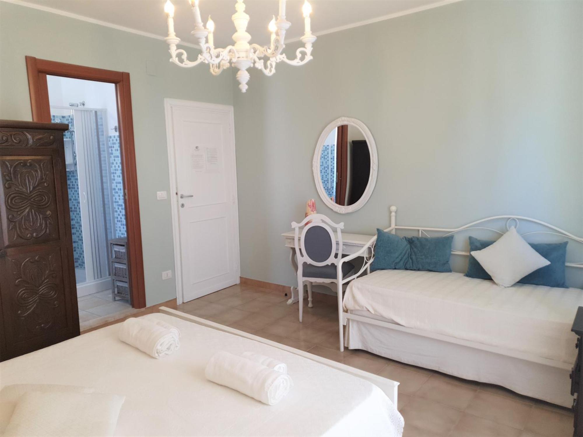 Blue Dolphin Guest House Alghero Bagian luar foto