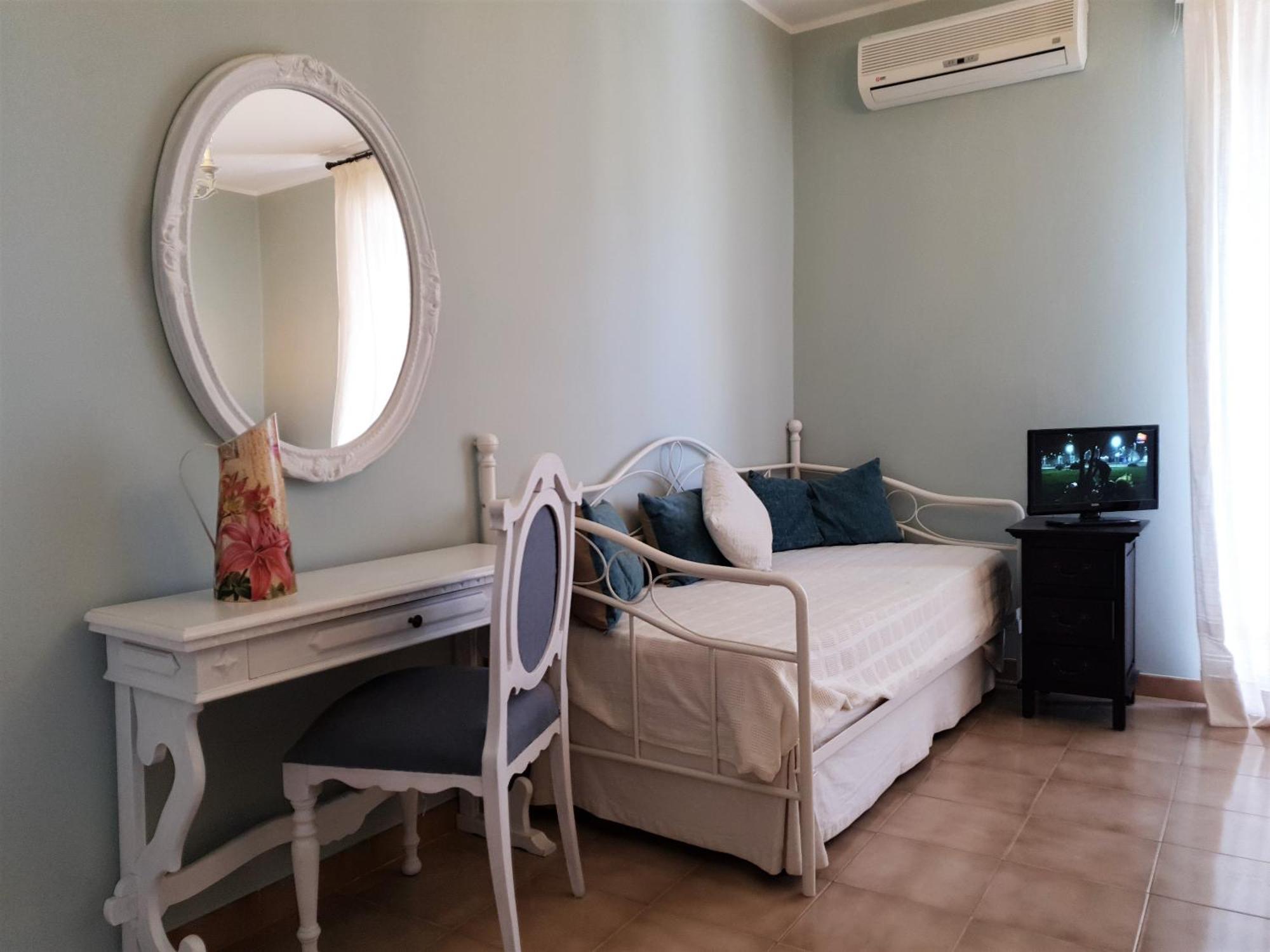 Blue Dolphin Guest House Alghero Bagian luar foto