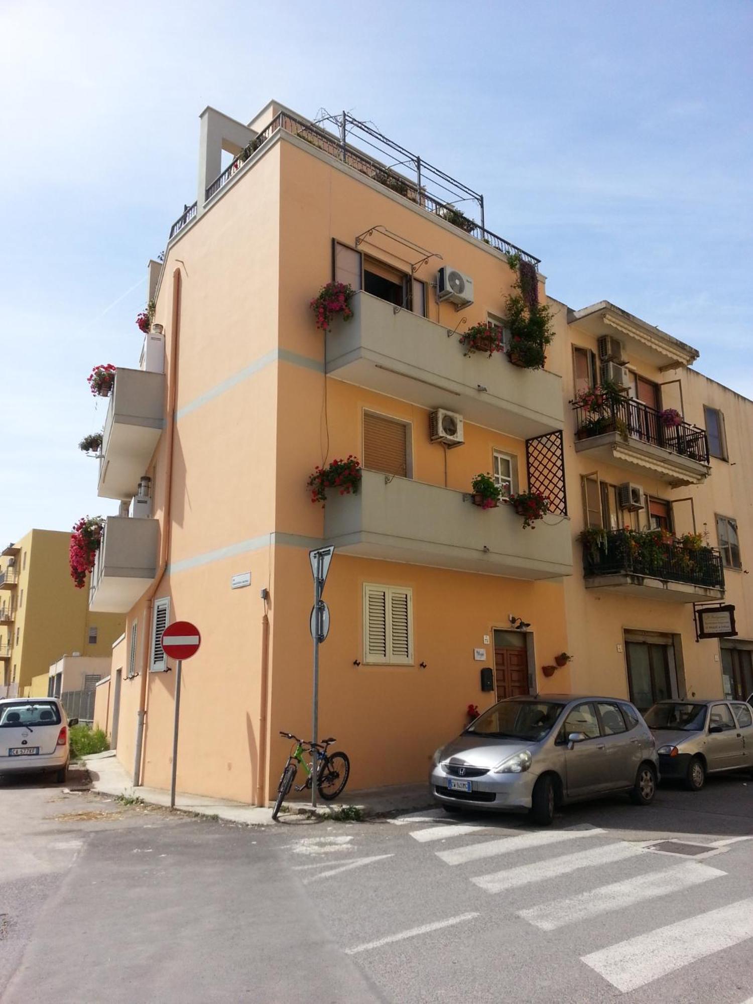 Blue Dolphin Guest House Alghero Bagian luar foto